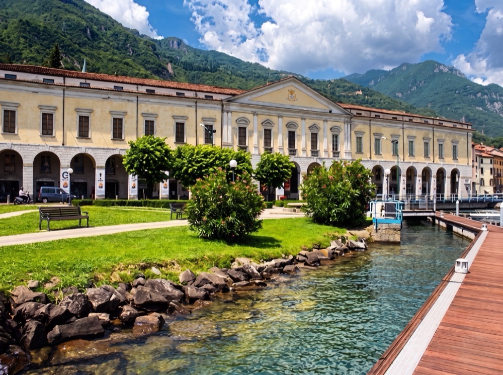 L'Accademia Tadini sul lungolago di Lovere